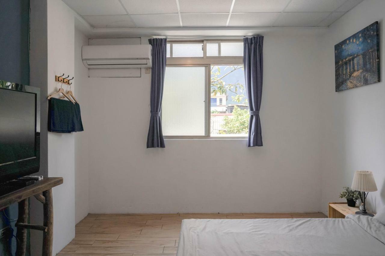 Dulan The Travel Bug Bistro Inn Донгхе Екстериор снимка